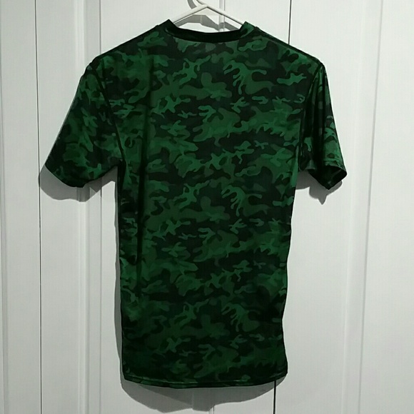CLEARANCE /Make an offer! Nike Boys FitDry shirt Sz M - Picture 5 of 6
